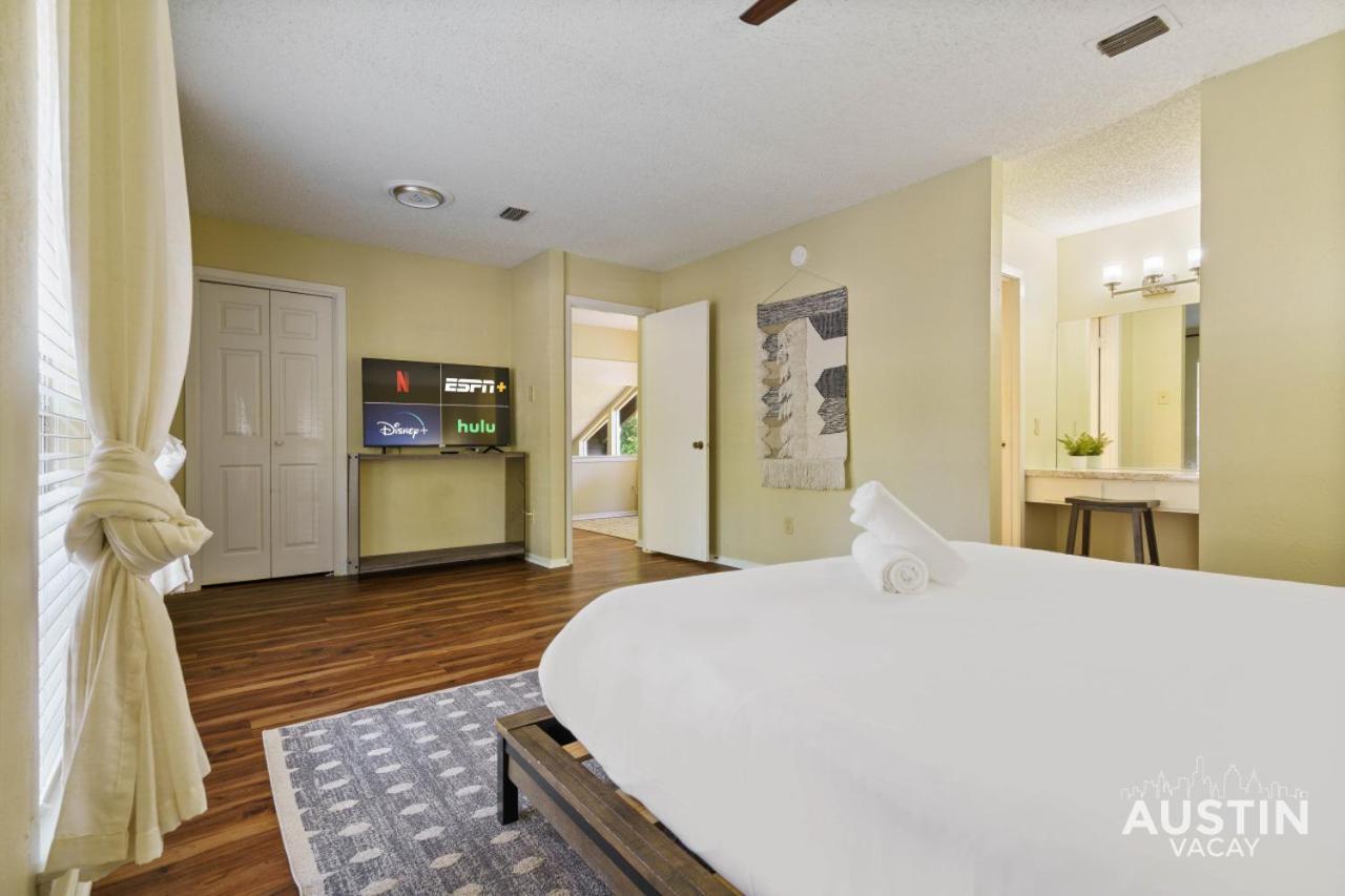 Spacious Atx Apt With Private Deck And All Essentials オースティン エクステリア 写真