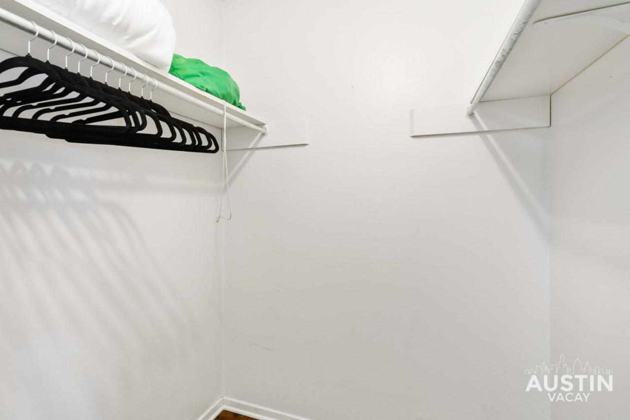 Spacious Atx Apt With Private Deck And All Essentials オースティン エクステリア 写真