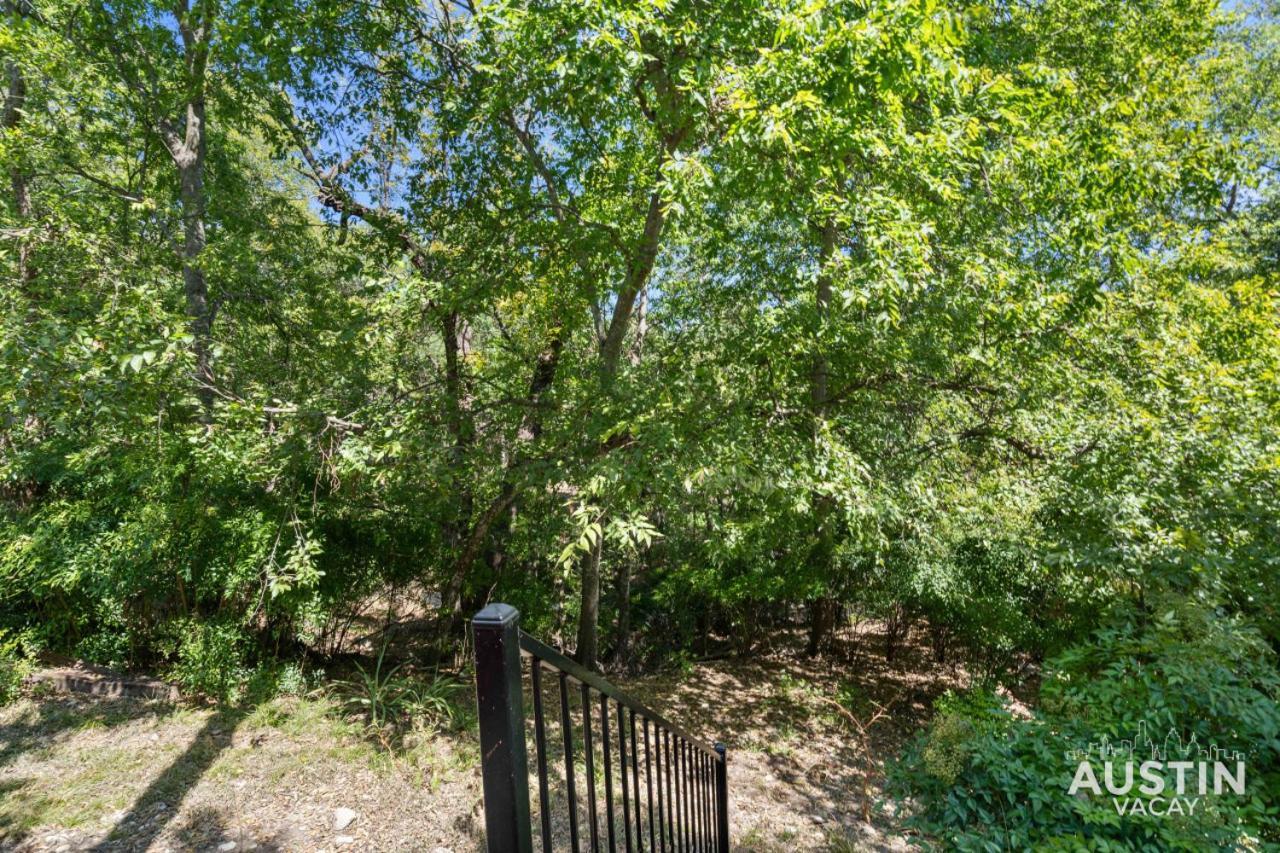 Spacious Atx Apt With Private Deck And All Essentials オースティン エクステリア 写真